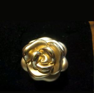 Elegant Gold and Silver Rose Ring